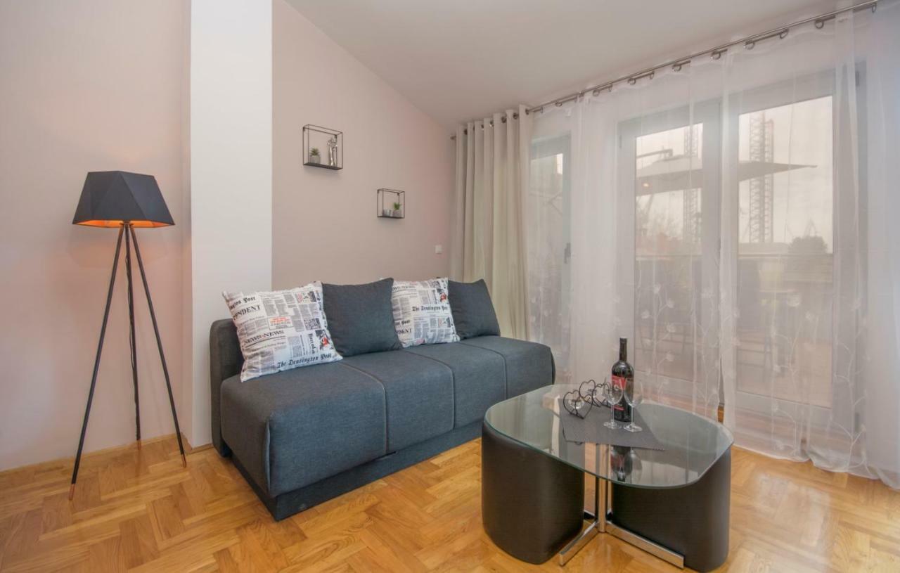 City Centre Sea View Apartment Pula Exteriör bild
