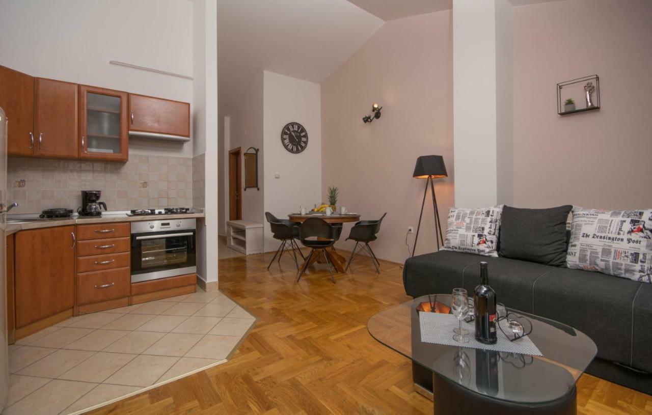 City Centre Sea View Apartment Pula Exteriör bild
